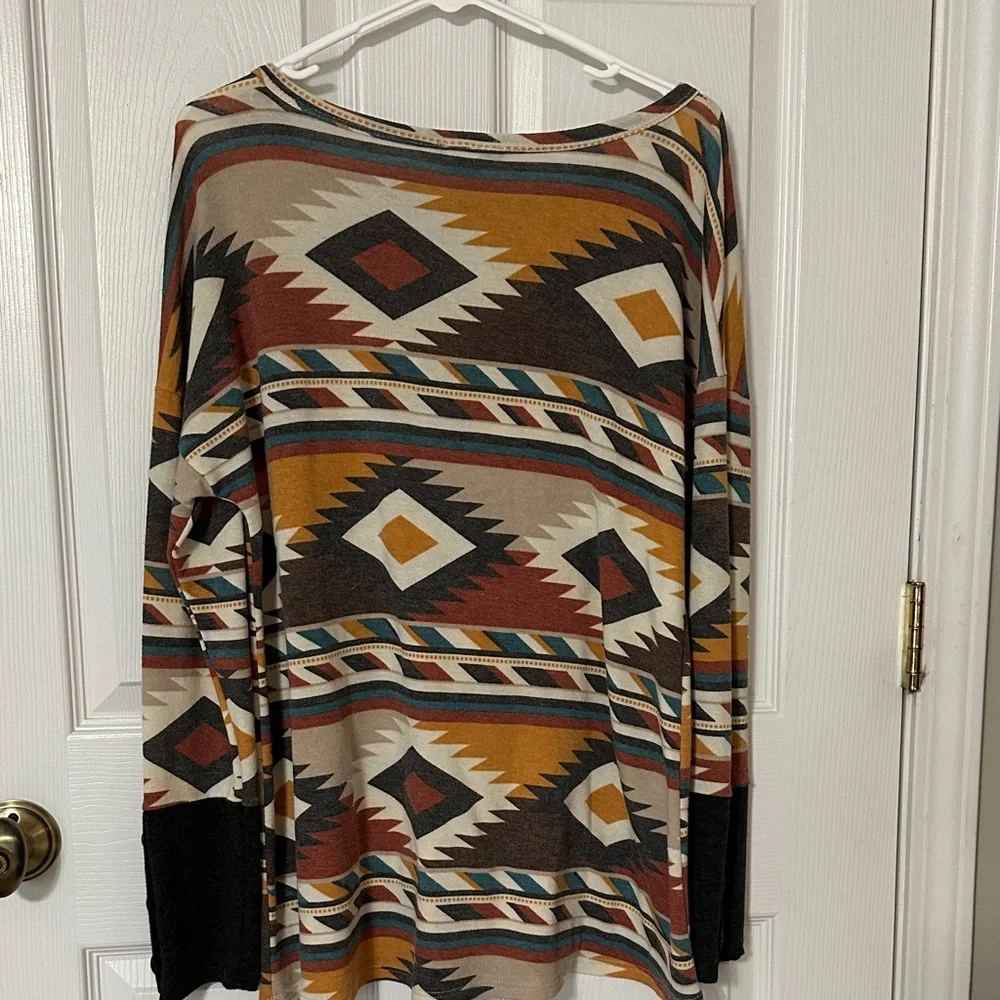 HEIMISH USA Multicolor Geometric Long Sleeve Top - Picture 5 of 5